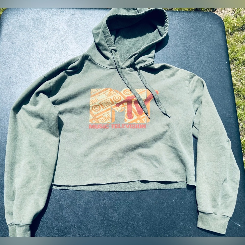 MTV Cropped Hoodie